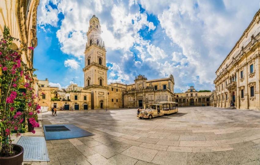 "Il Vecchio Salone" Appartamento In Pieno Centro Con Garage Privato Lecce Zewnętrze zdjęcie